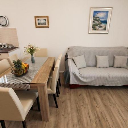 Apartments Luka Rogoznica  Luaran gambar