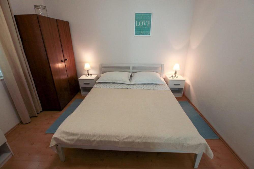 Apartments Luka Rogoznica  Luaran gambar