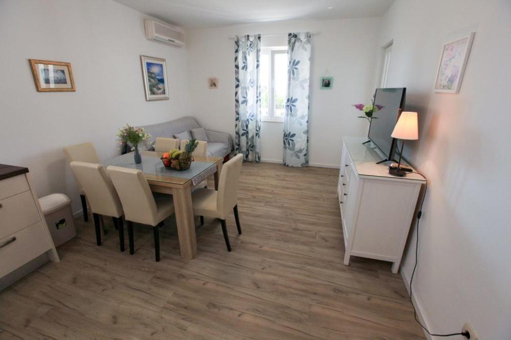 Apartments Luka Rogoznica  Luaran gambar