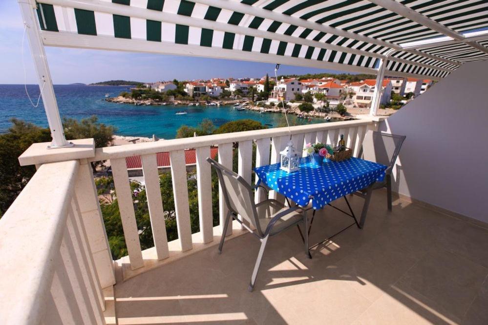 Apartments Luka Rogoznica  Luaran gambar