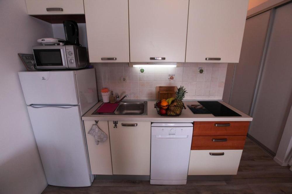 Apartments Luka Rogoznica  Luaran gambar