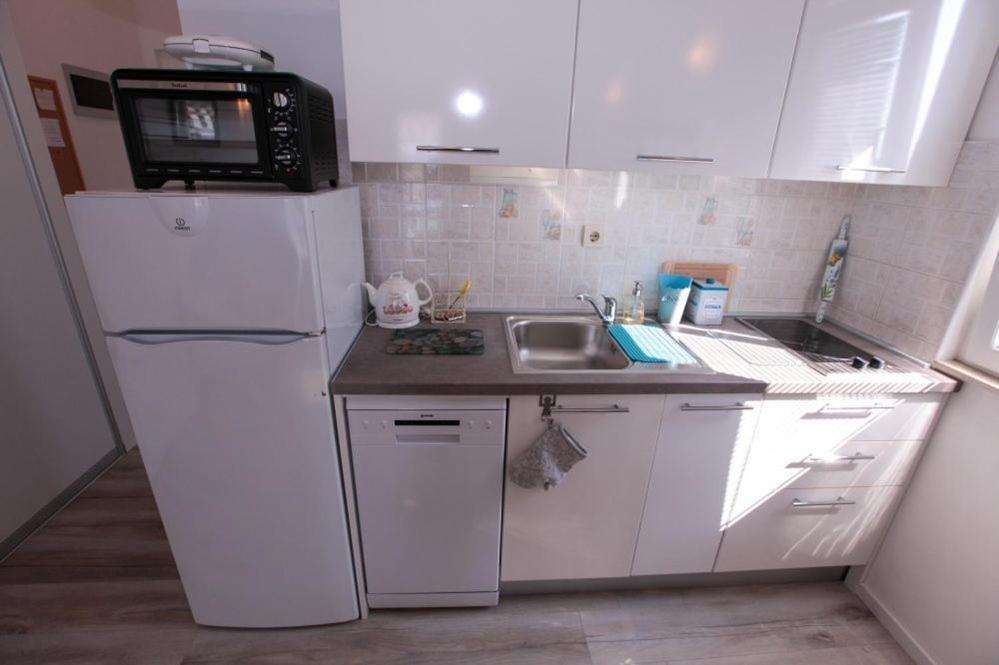 Apartments Luka Rogoznica  Luaran gambar