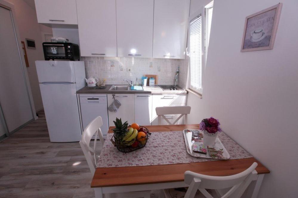 Apartments Luka Rogoznica  Luaran gambar