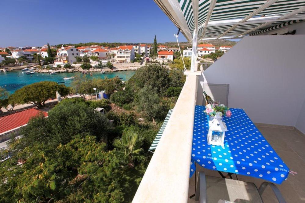 Apartments Luka Rogoznica  Luaran gambar