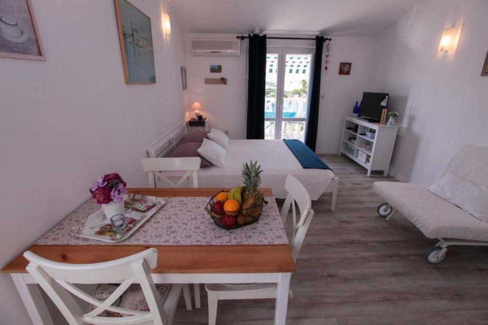 Apartments Luka Rogoznica  Luaran gambar