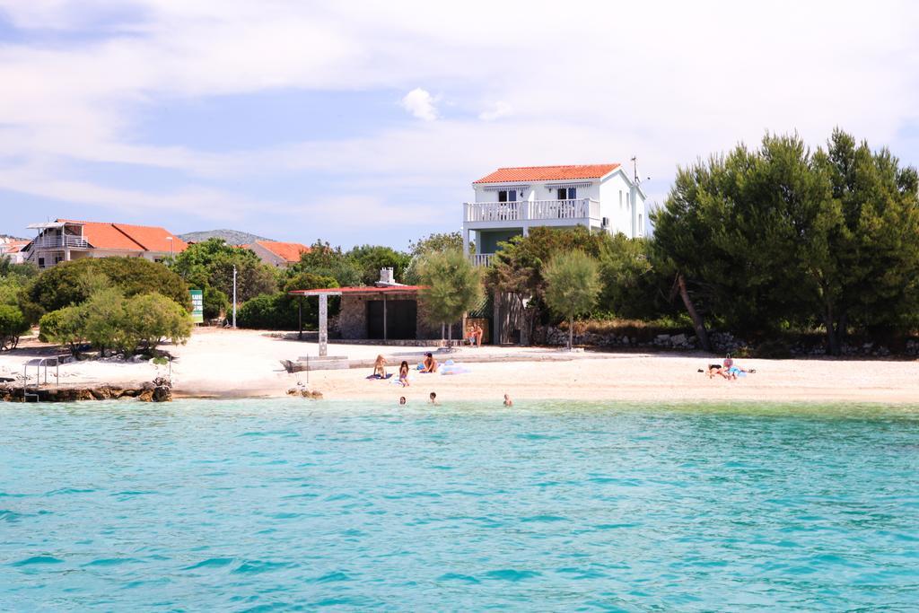Apartments Luka Rogoznica  Luaran gambar